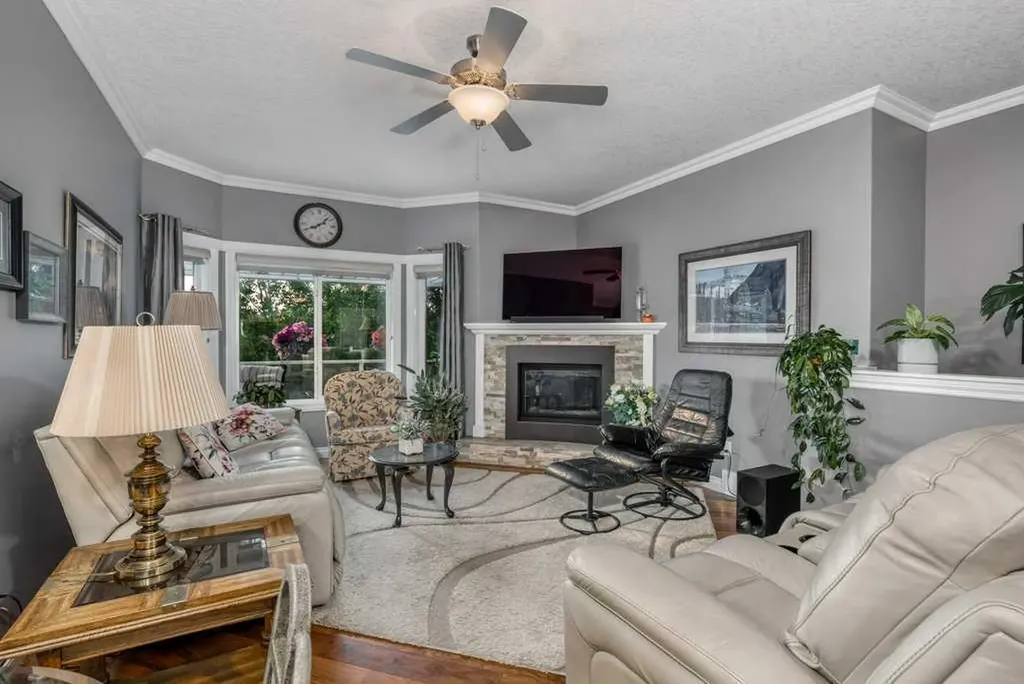 61 River Heights View Cochrane AB T4C0E6