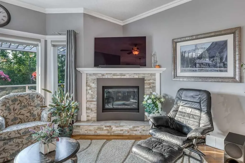 61 River Heights View Cochrane AB T4C0E6