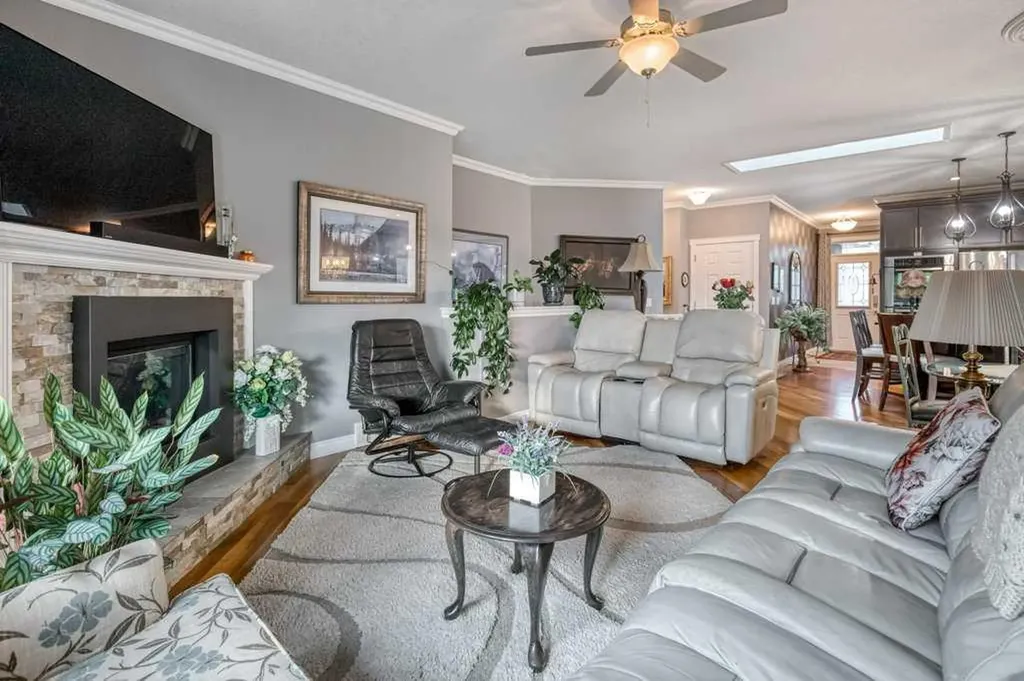 61 River Heights View Cochrane AB T4C0E6