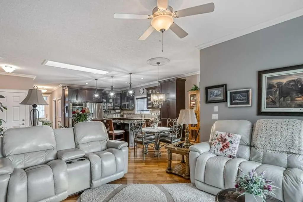 61 River Heights View Cochrane AB T4C0E6
