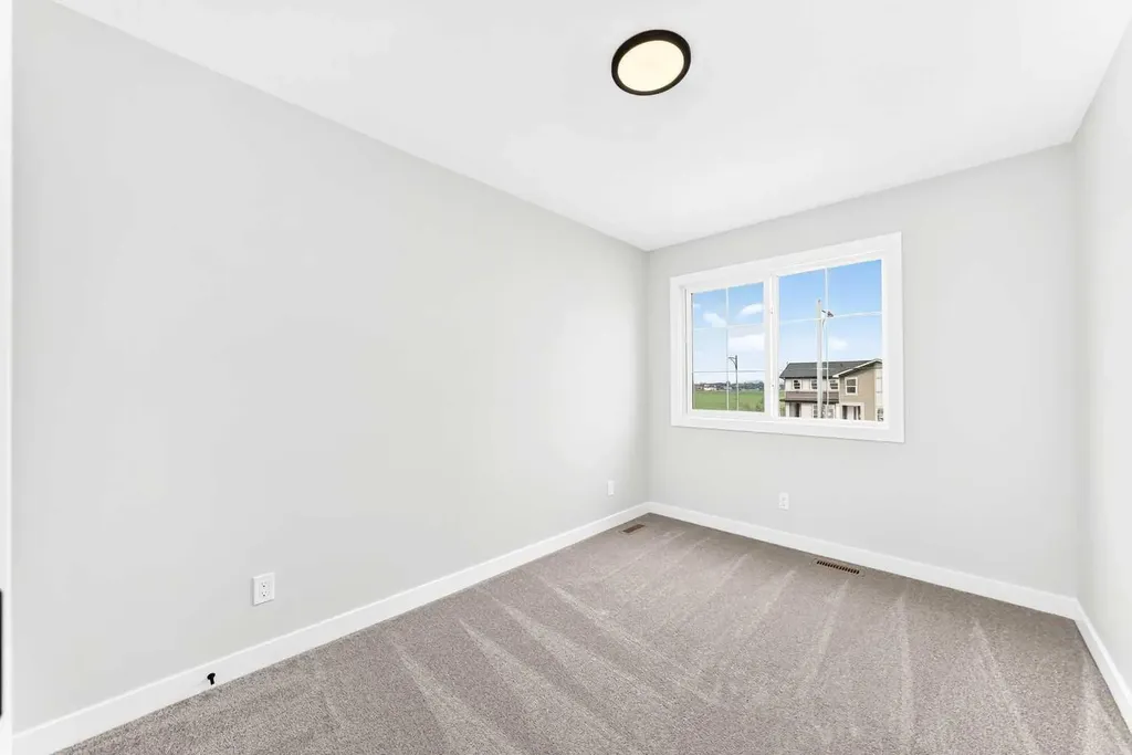 186 Lanark Gate SE Airdrie AB T4A 3R7