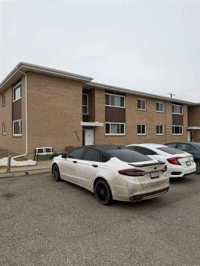 4731 50 Avenue Taber AB T1G 1H1