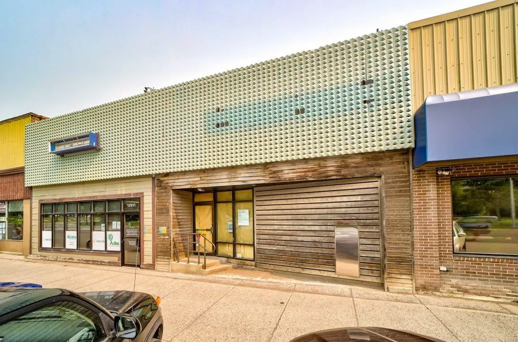 12937 20 Avenue Blairmore AB T0K 0E0