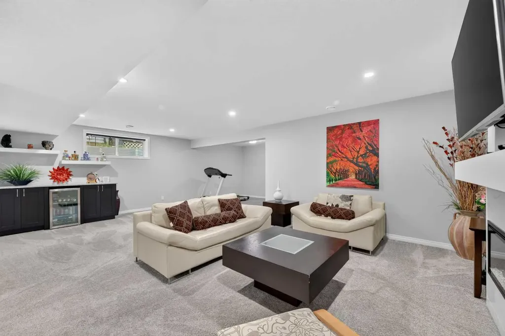 131 Cranarch Crescent SE Calgary AB T3M 2J2