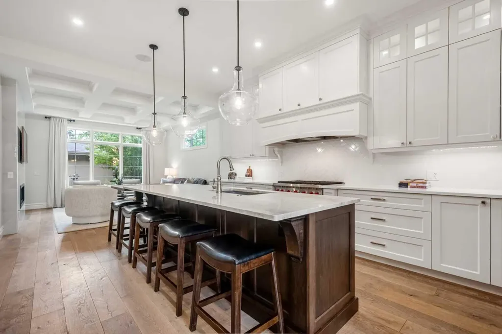 1716 50 Avenue SW Calgary AB T2T 2W1