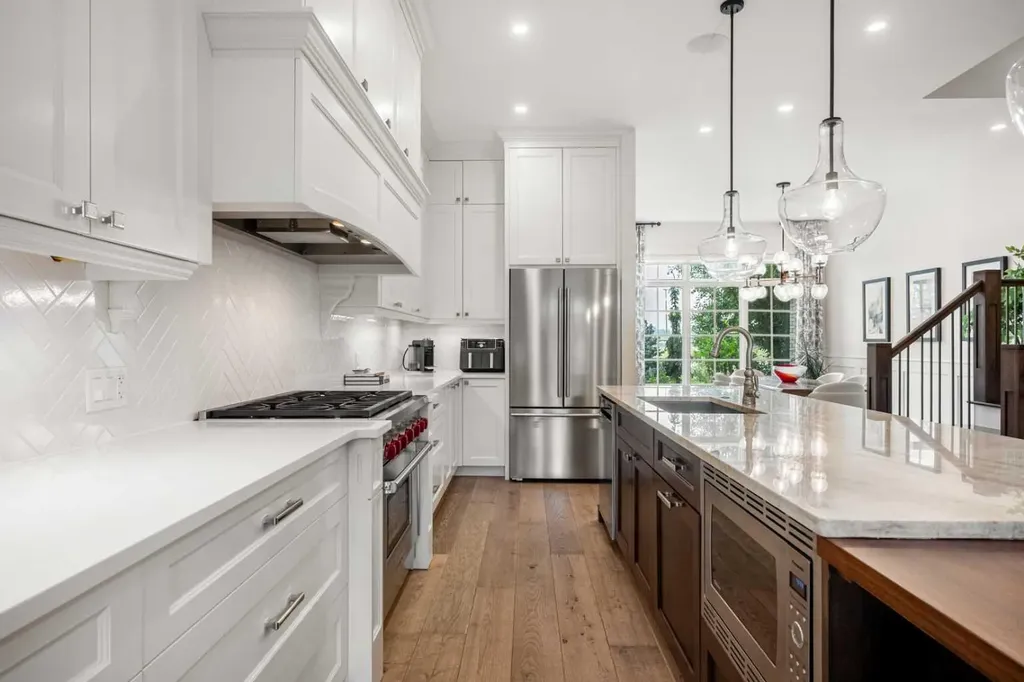 1716 50 Avenue SW Calgary AB T2T 2W1
