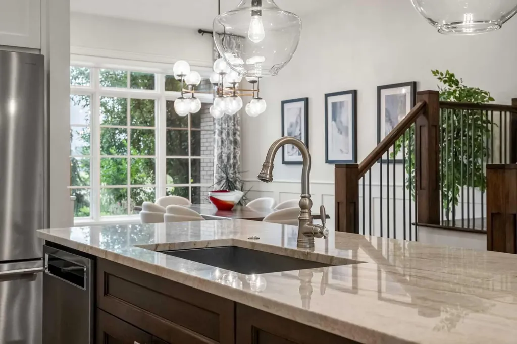 1716 50 Avenue SW Calgary AB T2T 2W1