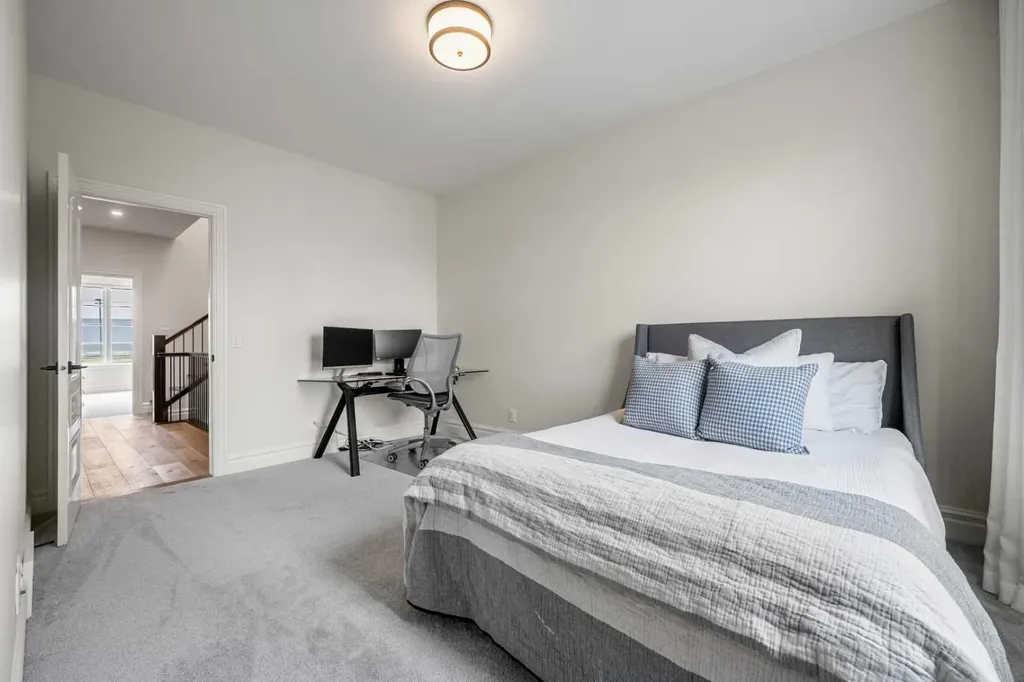 1716 50 Avenue SW Calgary AB T2T 2W1