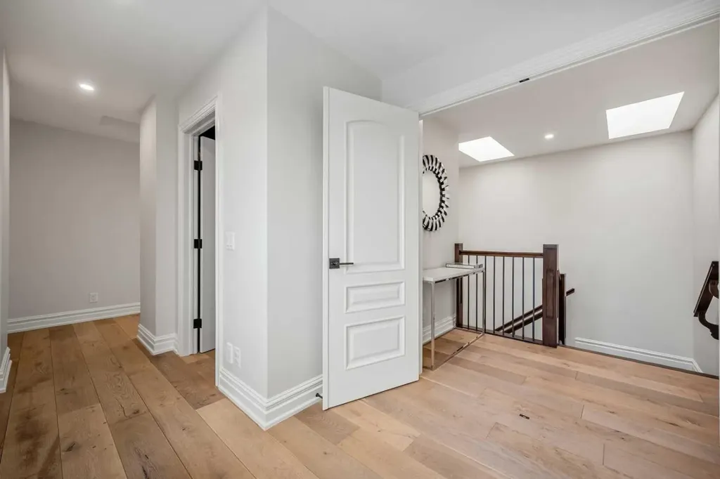 1716 50 Avenue SW Calgary AB T2T 2W1