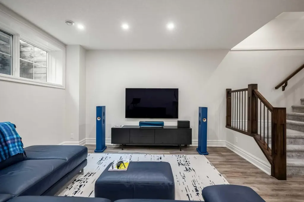 1716 50 Avenue SW Calgary AB T2T 2W1
