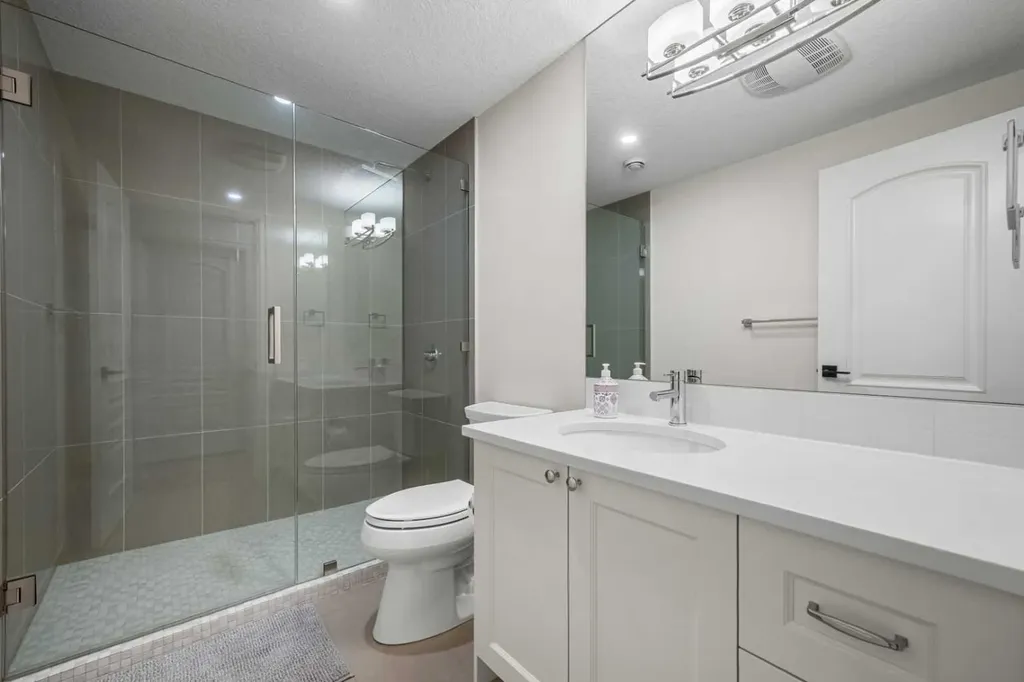 1716 50 Avenue SW Calgary AB T2T 2W1