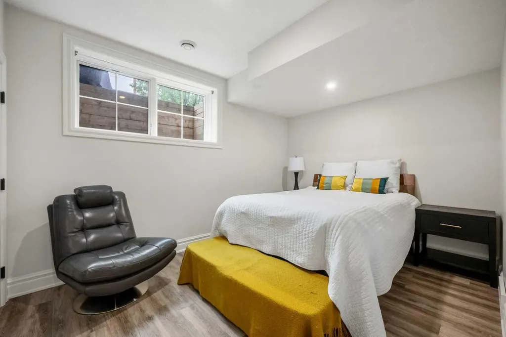 1716 50 Avenue SW Calgary AB T2T 2W1