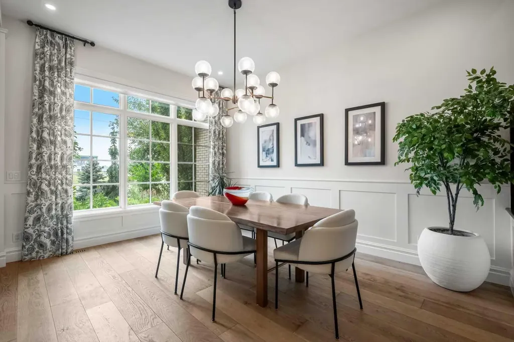 1716 50 Avenue SW Calgary AB T2T 2W1
