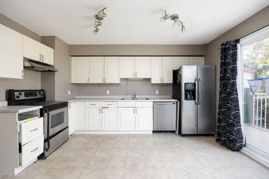 201 Arabian Drive Fort Mcmurray AB T9H 5R5