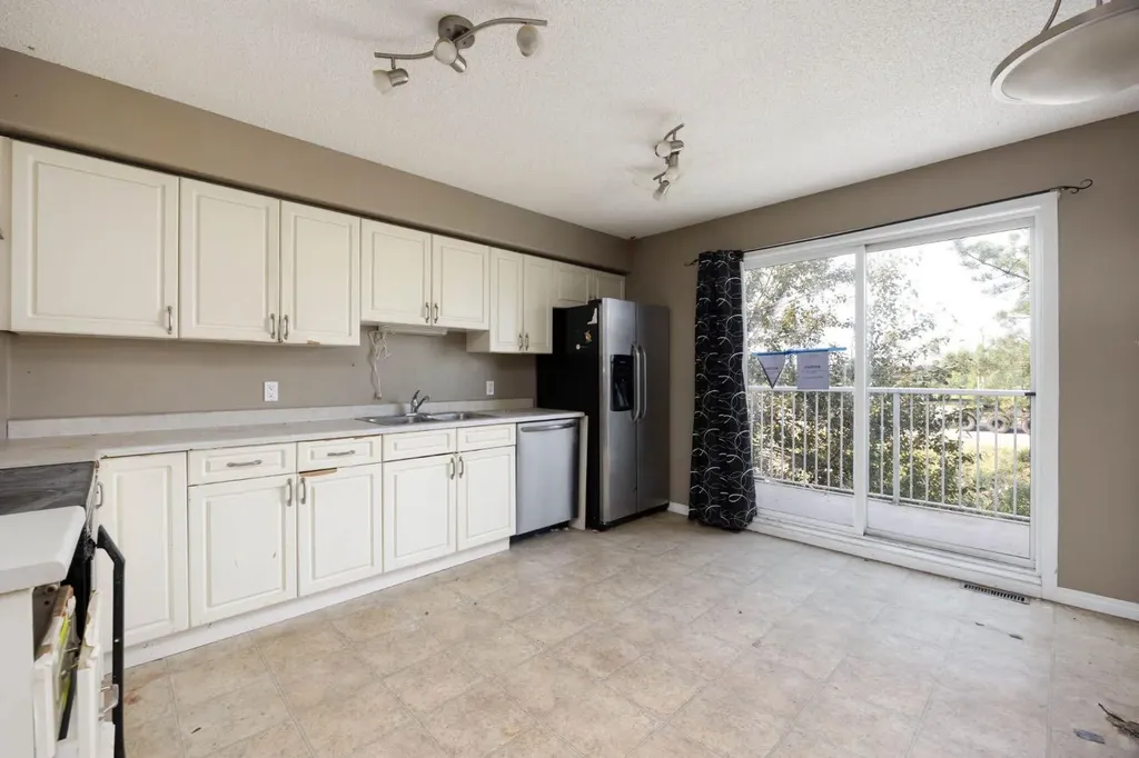 201 Arabian Drive Fort Mcmurray AB T9H 5R5