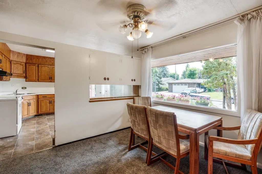 1301 15 Avenue S Lethbridge AB T1K 0W4