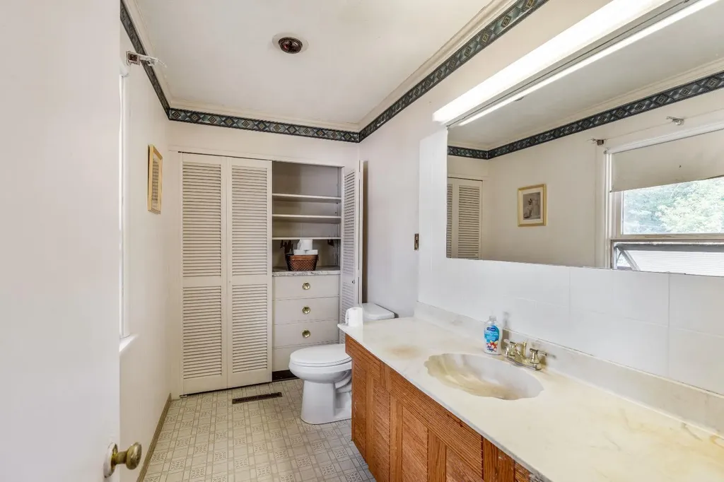 1301 15 Avenue S Lethbridge AB T1K 0W4