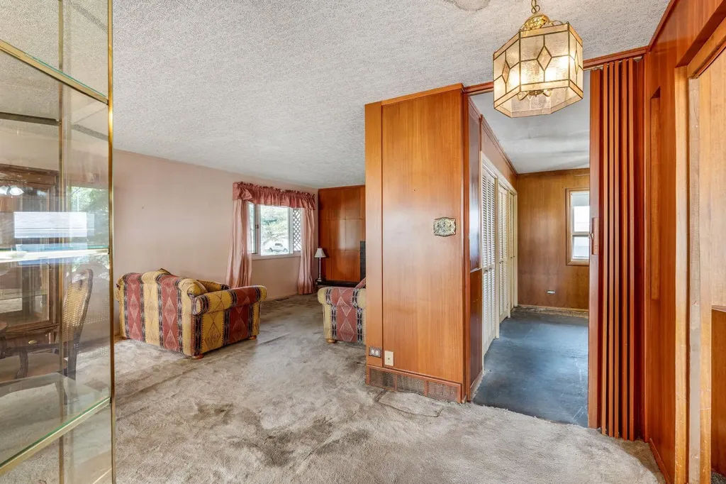 1301 15 Avenue S Lethbridge AB T1K 0W4