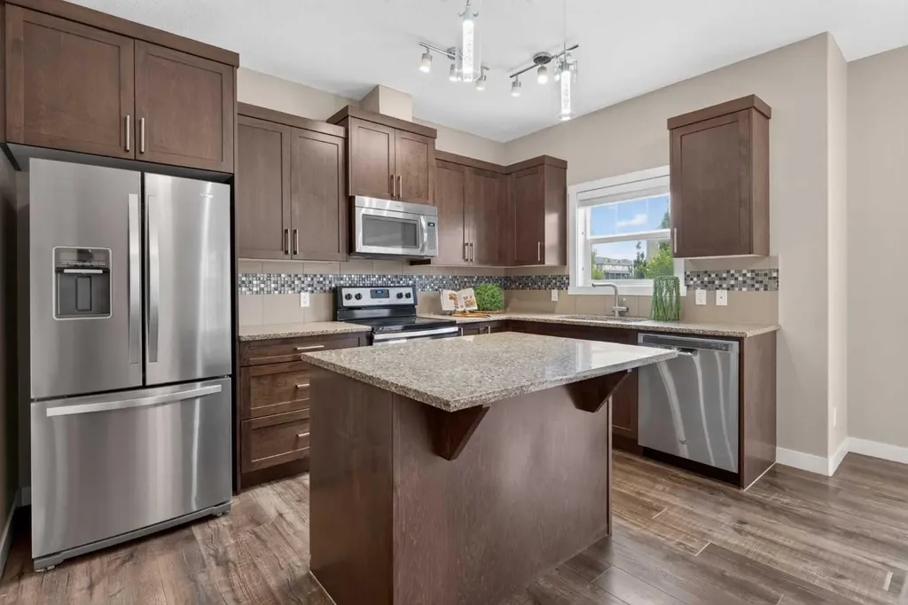 558 Evanston Manor NW Calgary AB T3P 0R8