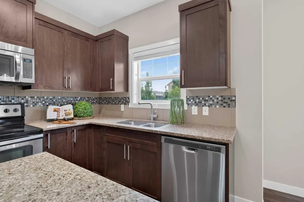 558 Evanston Manor NW Calgary AB T3P 0R8