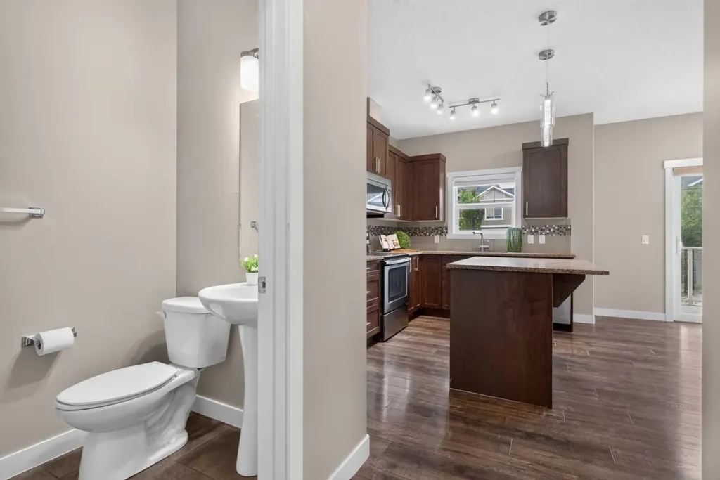 558 Evanston Manor NW Calgary AB T3P 0R8