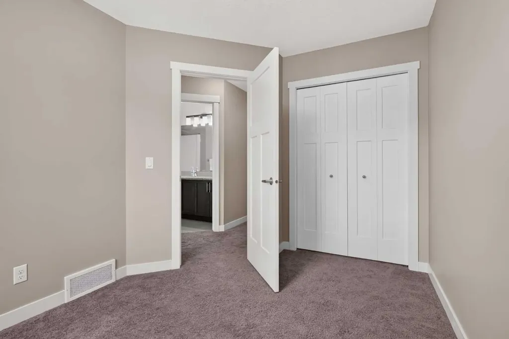 558 Evanston Manor NW Calgary AB T3P 0R8