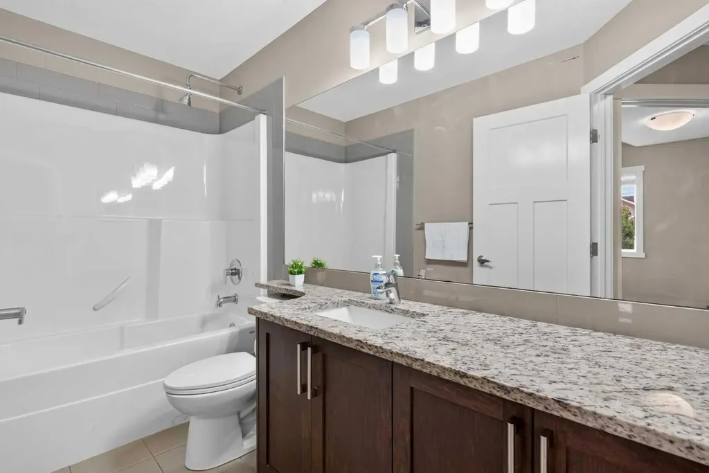 558 Evanston Manor NW Calgary AB T3P 0R8
