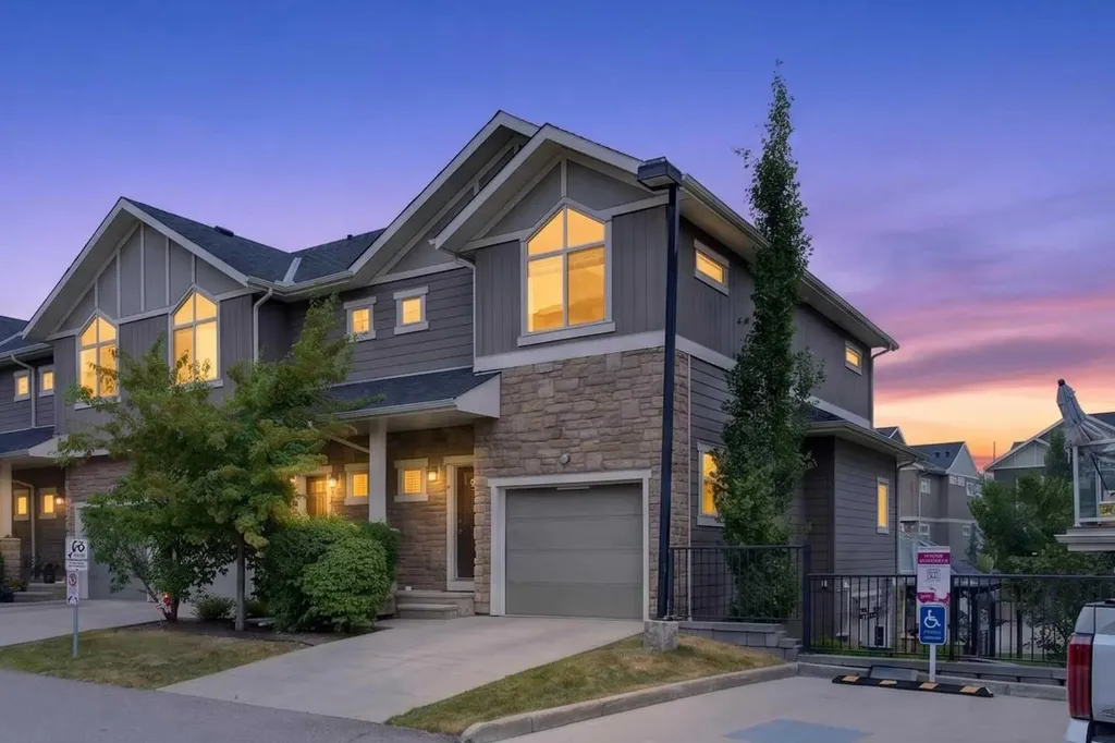 558 Evanston Manor NW Calgary AB T3P 0R8
