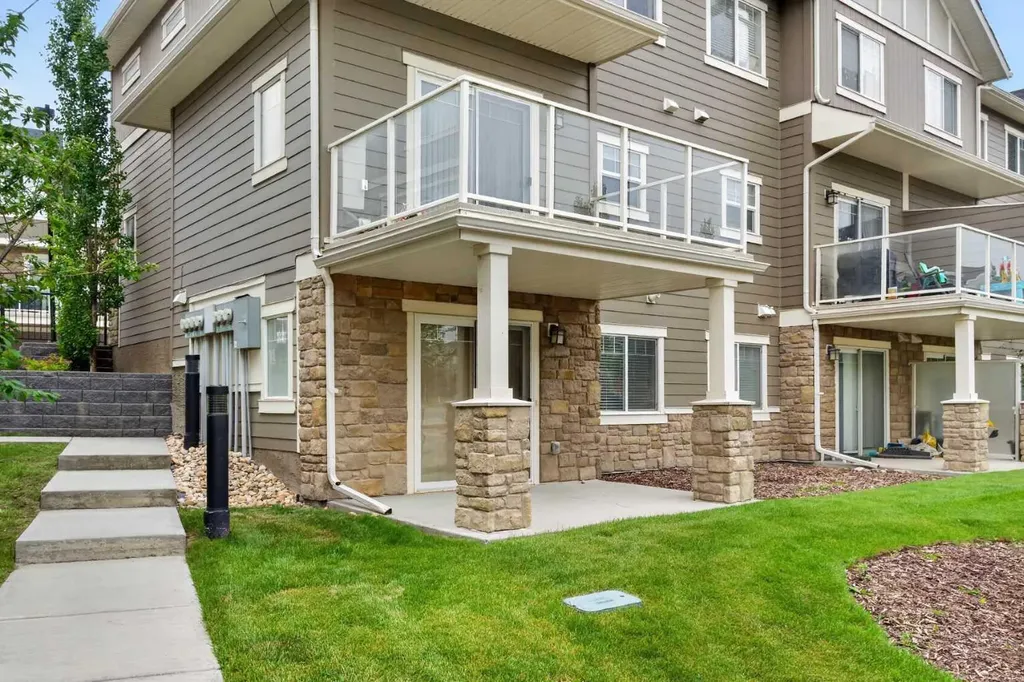 558 Evanston Manor NW Calgary AB T3P 0R8
