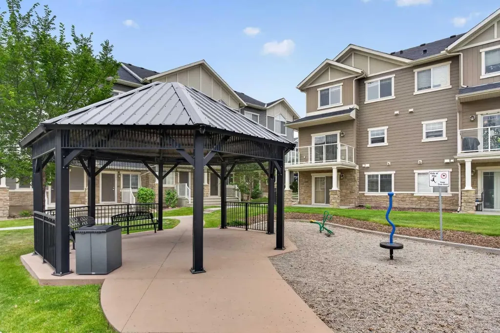 558 Evanston Manor NW Calgary AB T3P 0R8