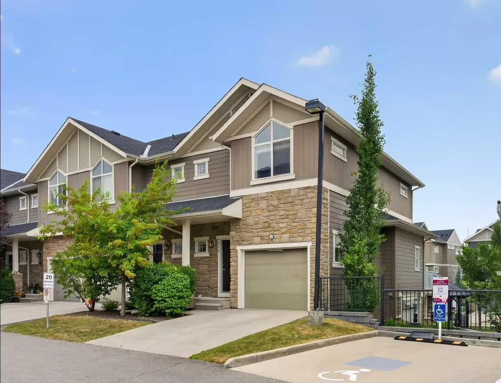 558 Evanston Manor NW Calgary AB T3P 0R8