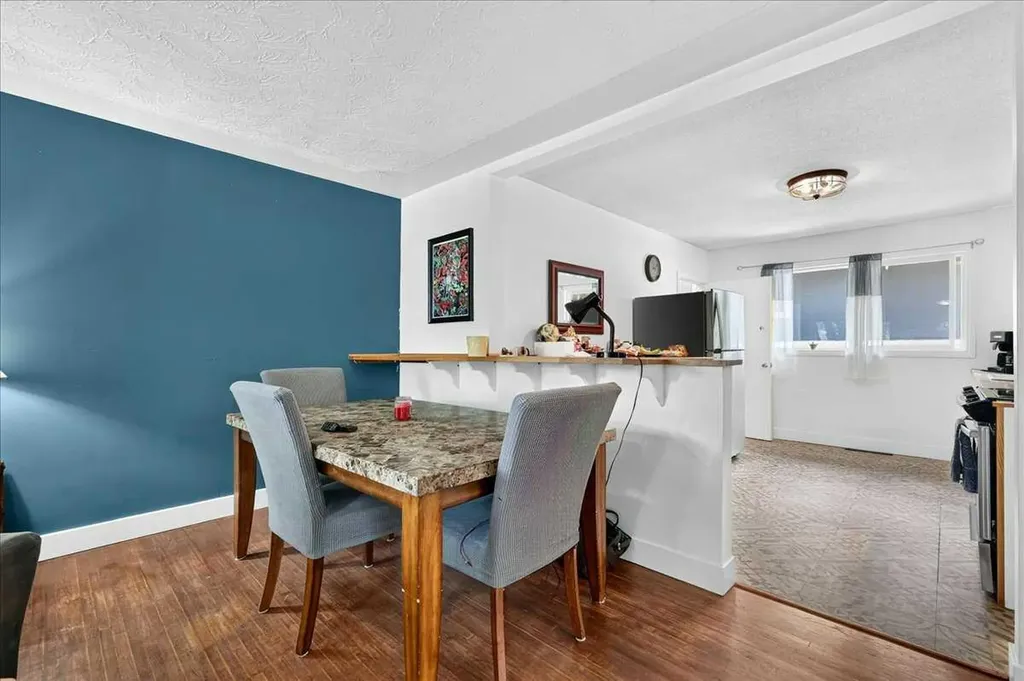 1944 10 Avenue NE Calgary AB T2E 0Y5