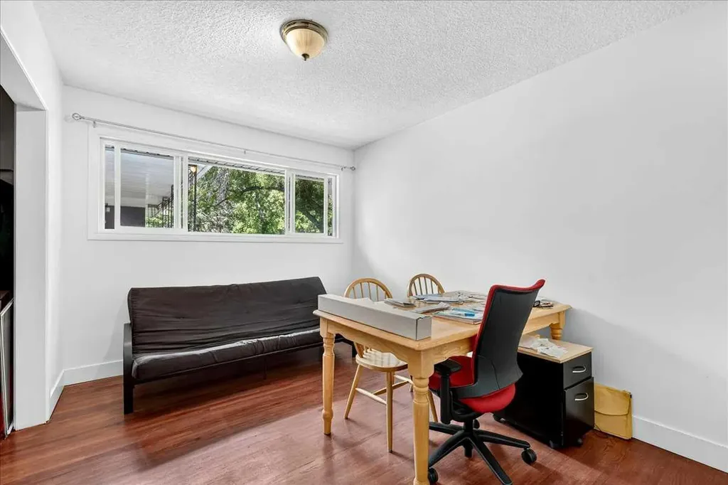 1944 10 Avenue NE Calgary AB T2E 0Y5