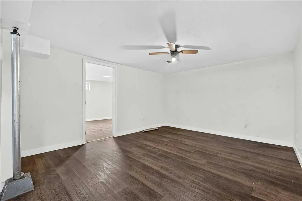 1944 10 Avenue NE Calgary AB T2E 0Y5