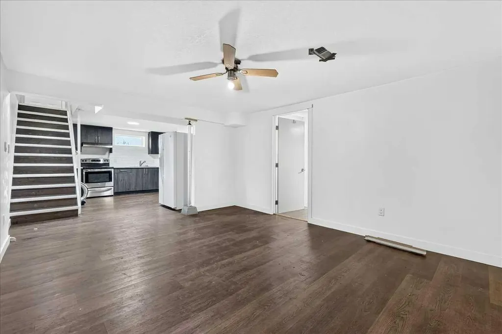 1944 10 Avenue NE Calgary AB T2E 0Y5