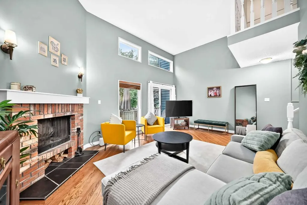213 Point Mckay Terrace NW Calgary AB T3B 5B6