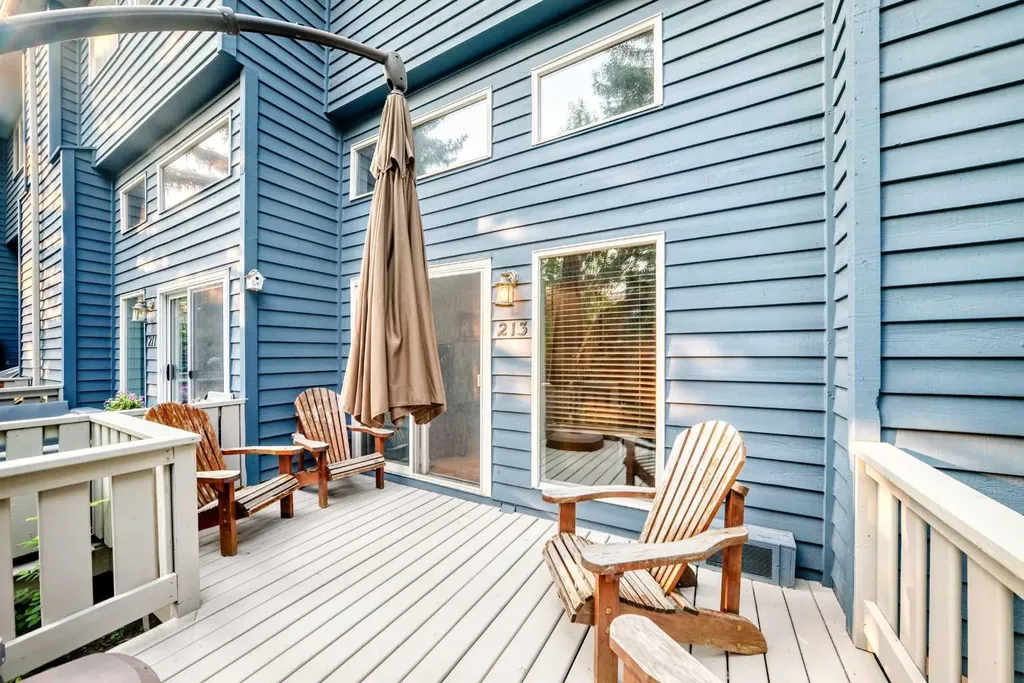 213 Point Mckay Terrace NW Calgary AB T3B 5B6