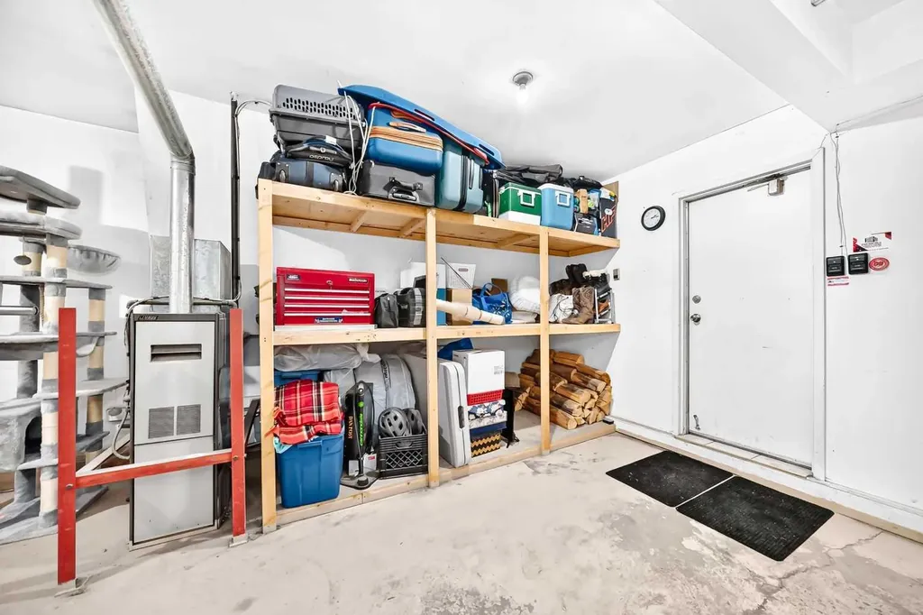 213 Point Mckay Terrace NW Calgary AB T3B 5B6