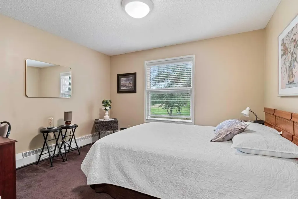 5435 Lakeshore Dr, Sylvan Lake AB T4S 1T2