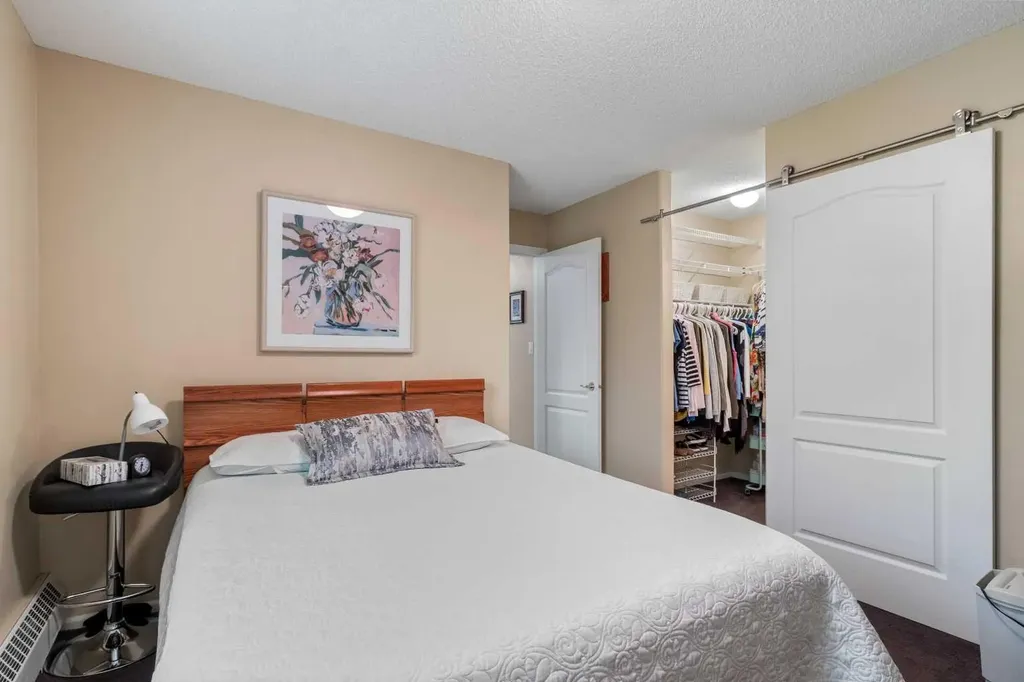 5435 Lakeshore Dr, Sylvan Lake AB T4S 1T2