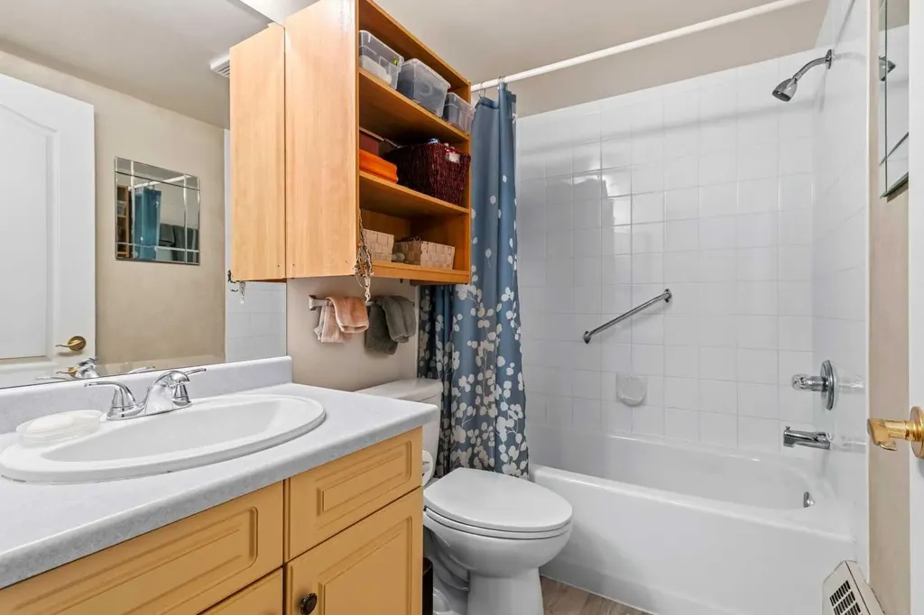 5435 Lakeshore Dr, Sylvan Lake AB T4S 1T2