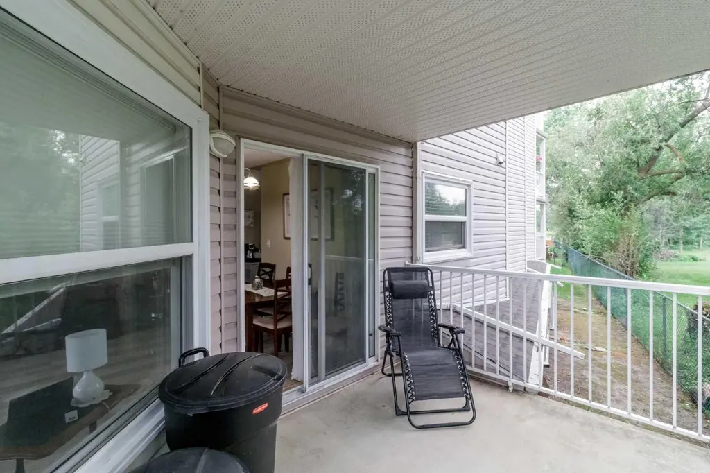 5435 Lakeshore Dr, Sylvan Lake AB T4S 1T2