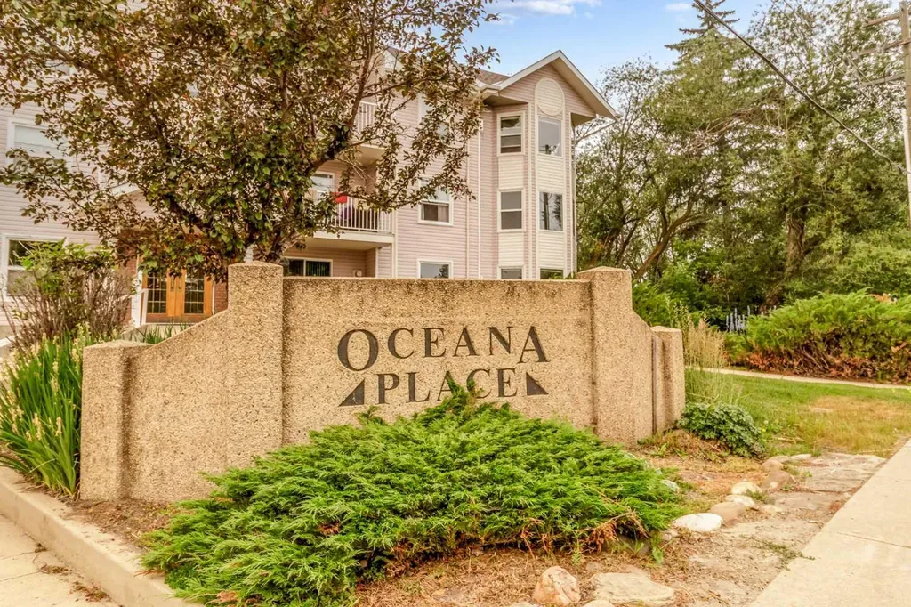 5435 Lakeshore Dr, Sylvan Lake AB T4S 1T2