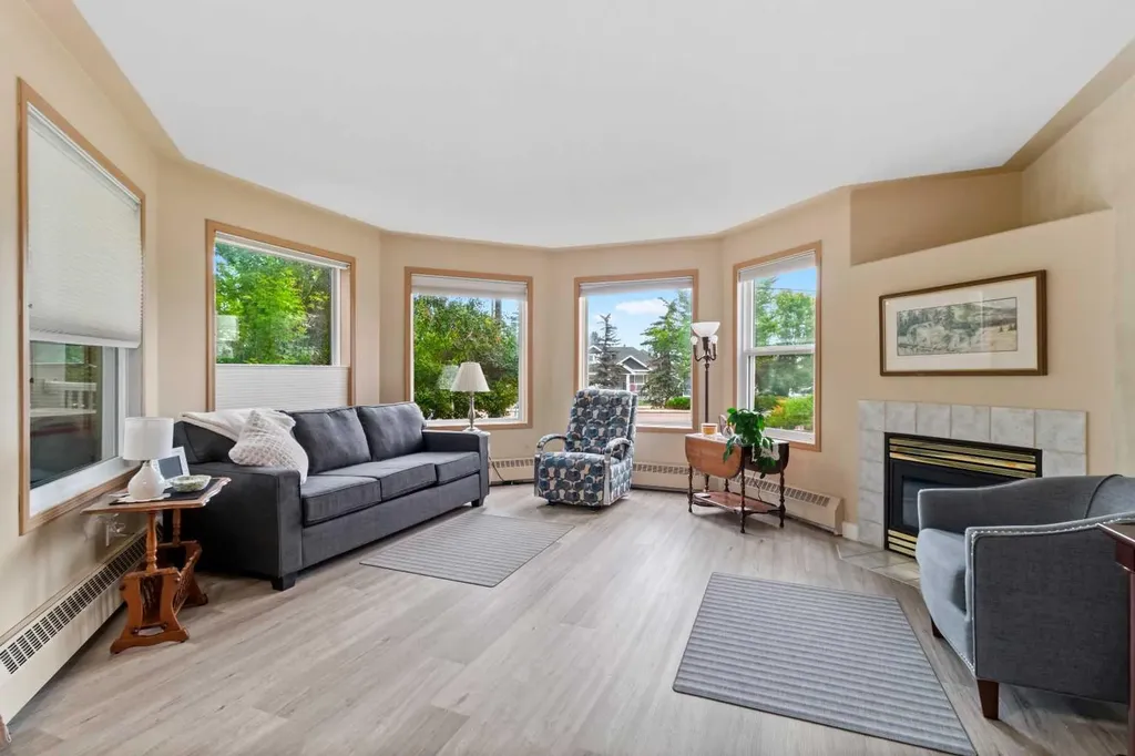 5435 Lakeshore Dr, Sylvan Lake AB T4S 1T2