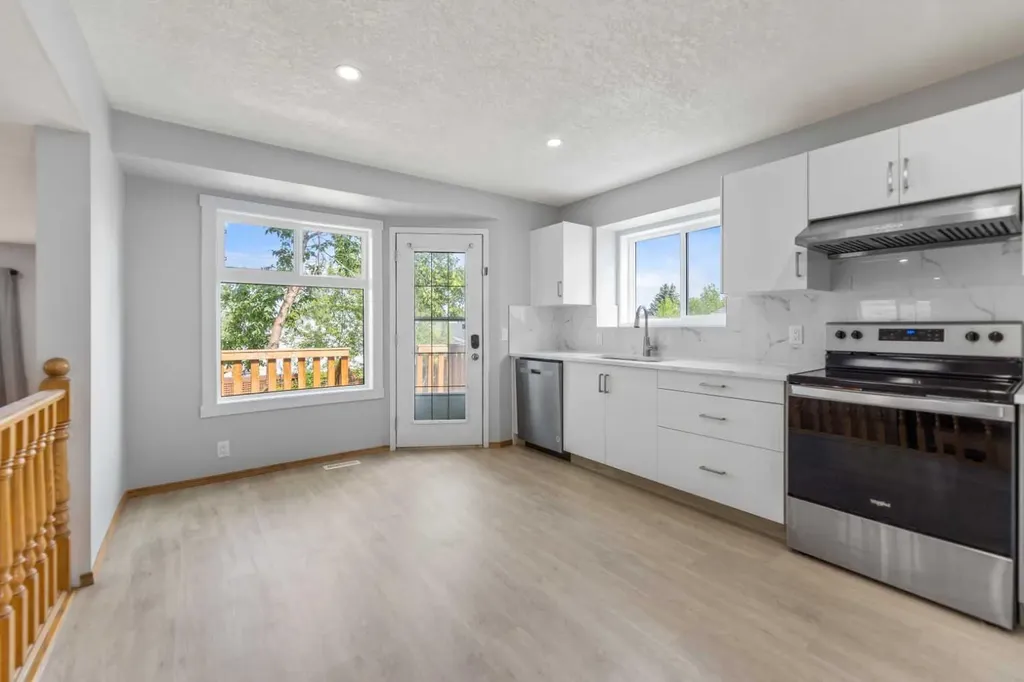 226 Sandstone Drive NW Calgary AB T3K 3B9