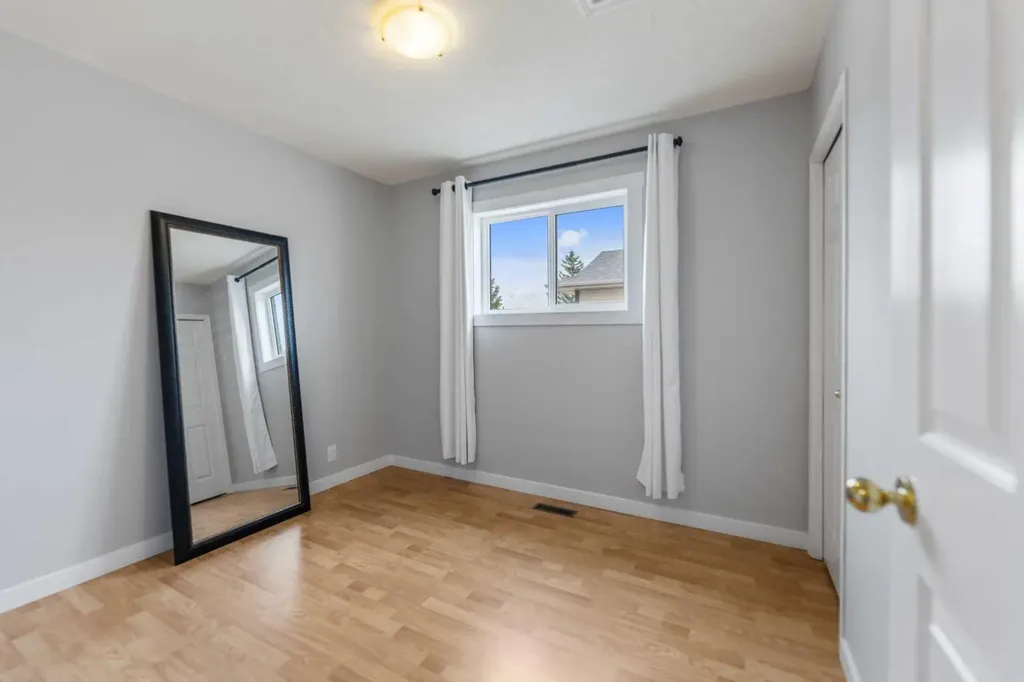 226 Sandstone Drive NW Calgary AB T3K 3B9