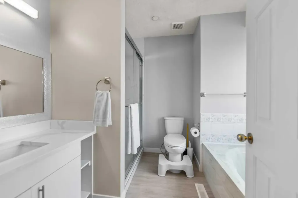 226 Sandstone Drive NW Calgary AB T3K 3B9