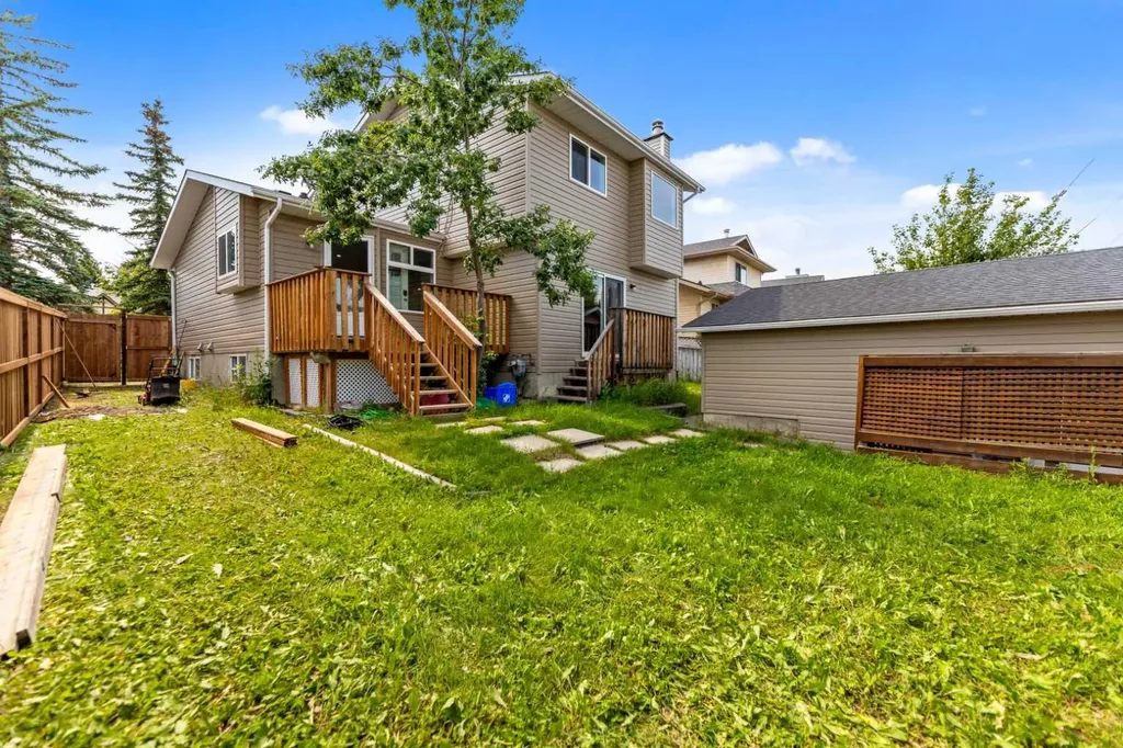 226 Sandstone Drive NW Calgary AB T3K 3B9