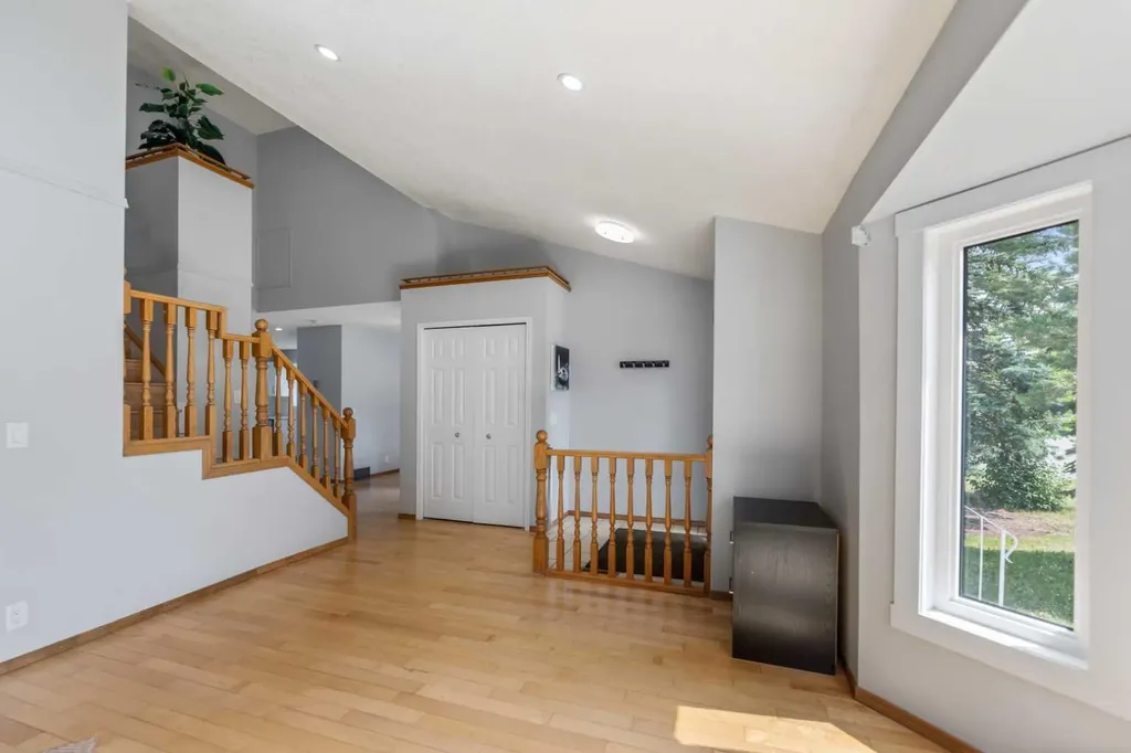 226 Sandstone Drive NW Calgary AB T3K 3B9