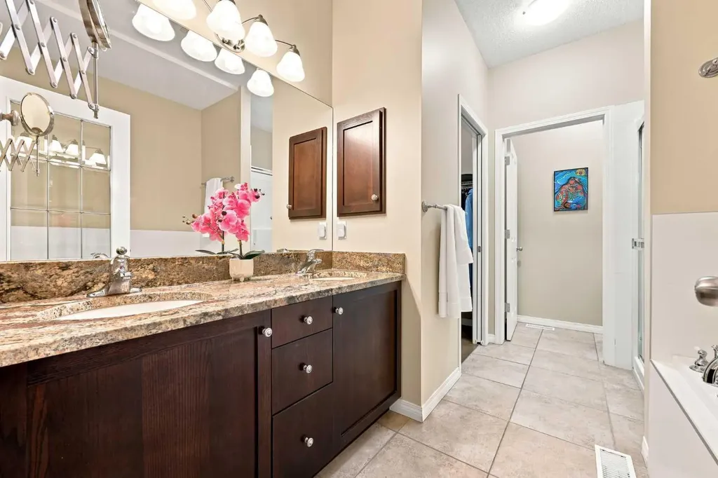 56 Wentworth Landing SW Calgary AB T3H5X1